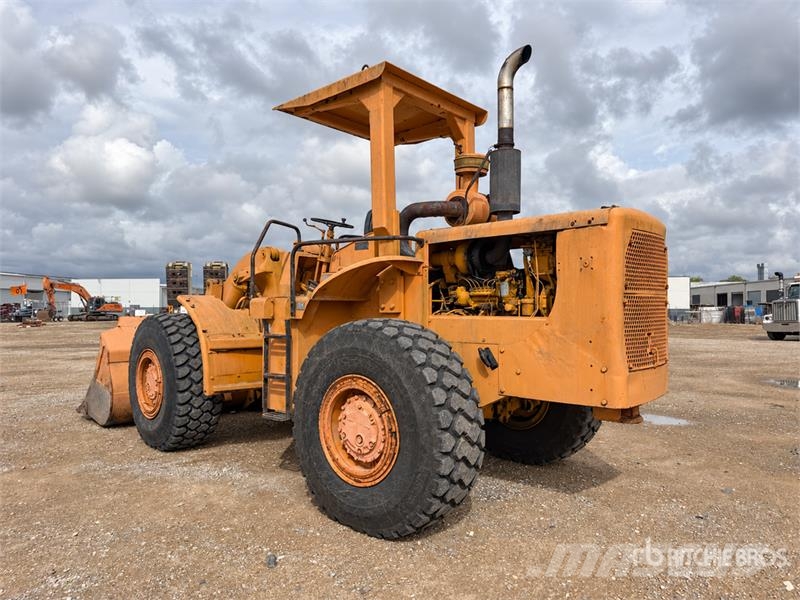 CAT 966B Gumikerekes homlokrakodók
