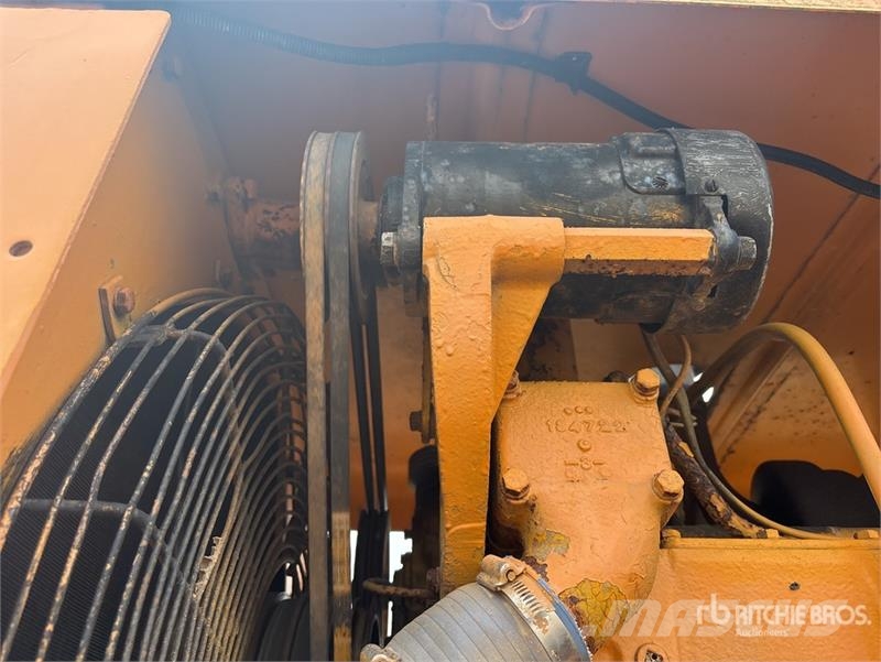 CAT 966B Gumikerekes homlokrakodók