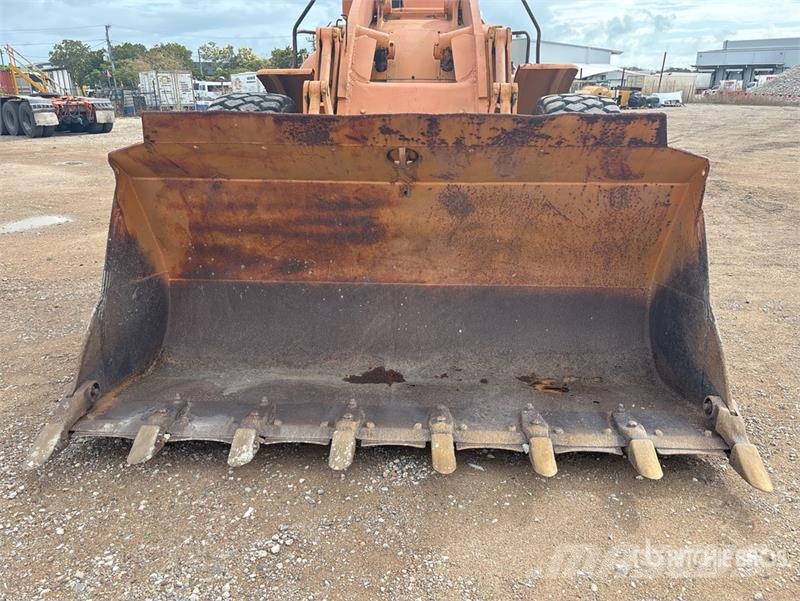 CAT 966B Gumikerekes homlokrakodók