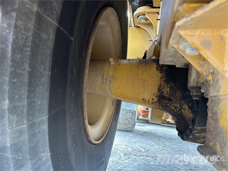 CAT 966H Wheel Loader لوادر بعجل