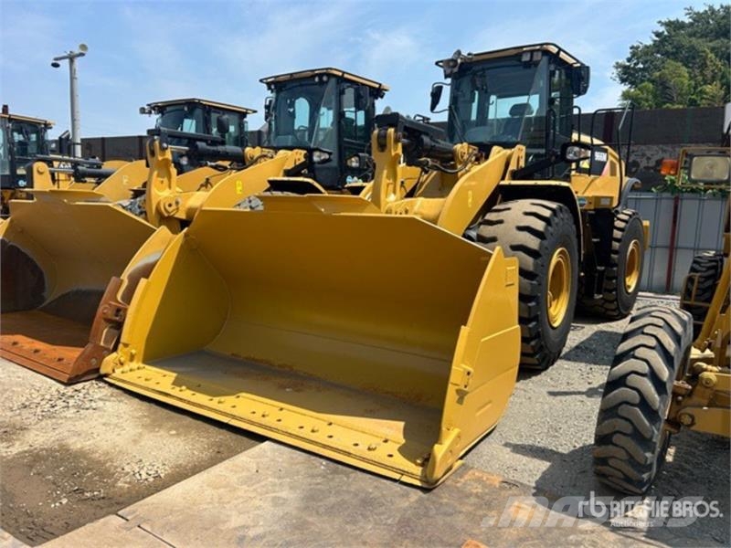 CAT 966M Wheel Loader Фронтальні навантажувачі