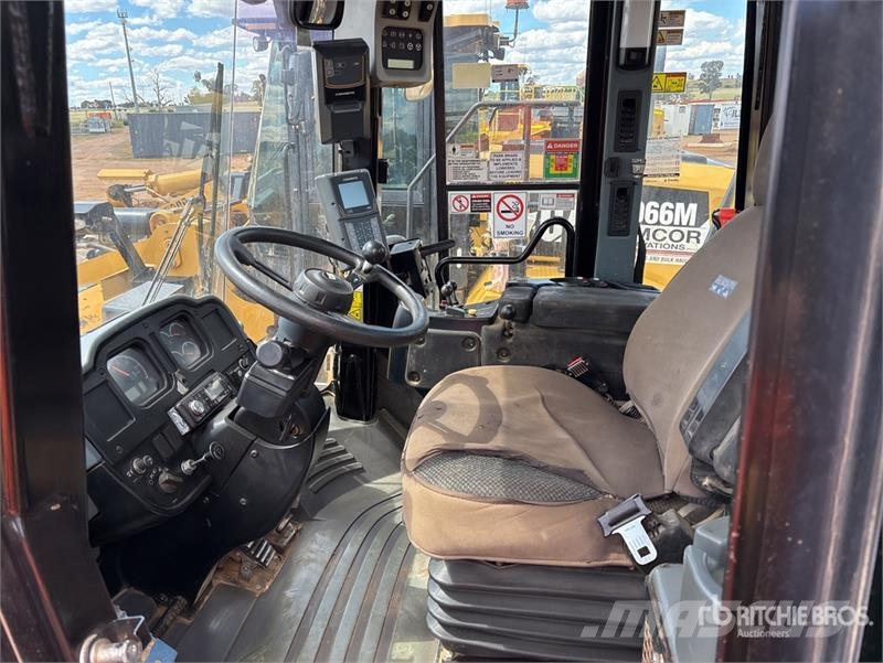 CAT 972H Rataslaadurid