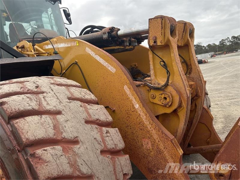 CAT 980M Iekrāvēji uz riteņiem