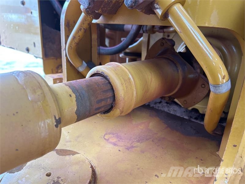 CAT 980M Iekrāvēji uz riteņiem