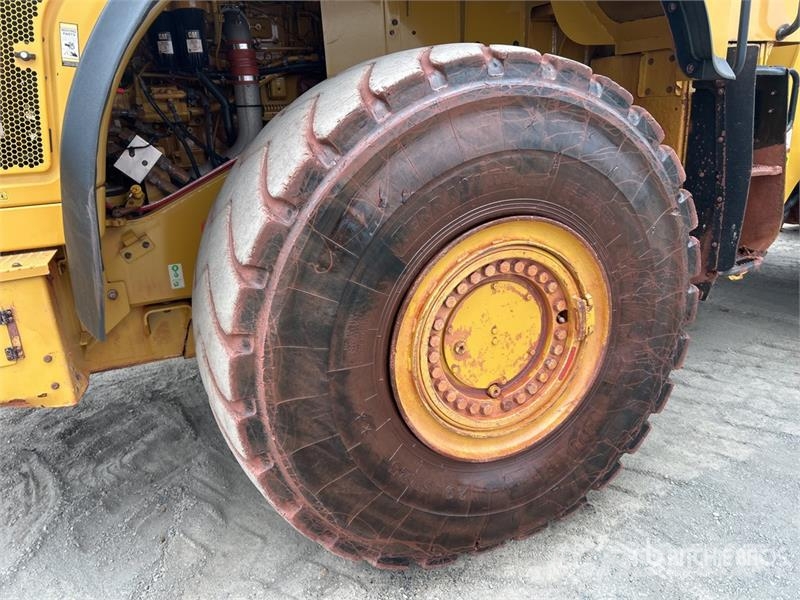 CAT 980M Iekrāvēji uz riteņiem