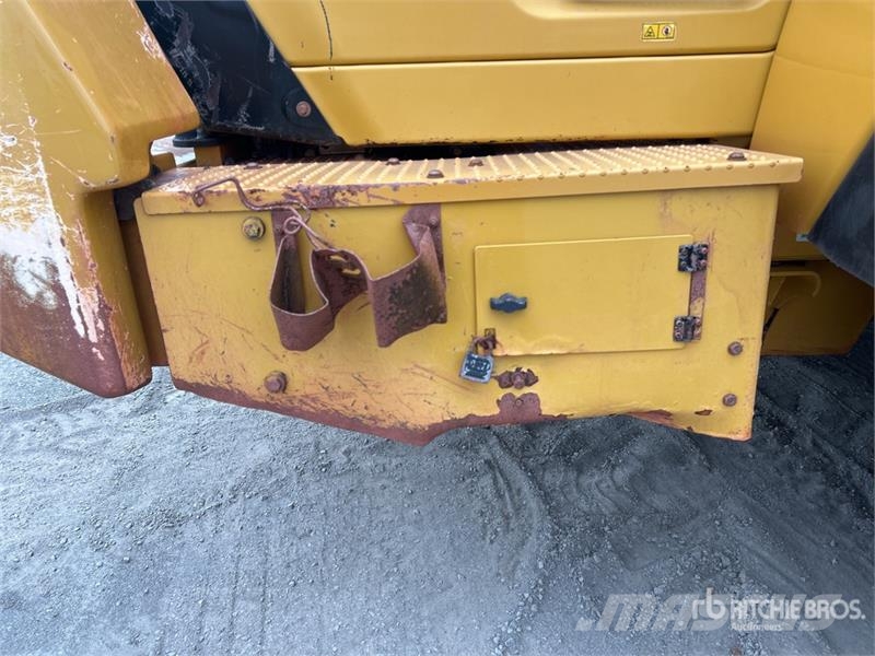 CAT 980M Iekrāvēji uz riteņiem