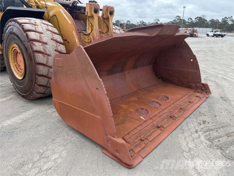 CAT 980M Iekrāvēji uz riteņiem