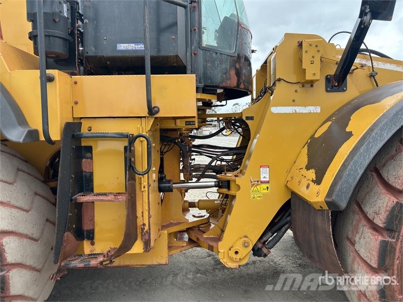 CAT 980M Iekrāvēji uz riteņiem