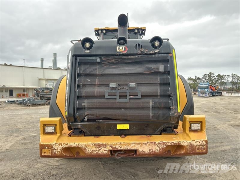 CAT 980M Iekrāvēji uz riteņiem
