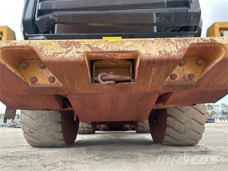 CAT 980M Iekrāvēji uz riteņiem