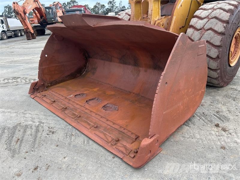 CAT 980M Iekrāvēji uz riteņiem