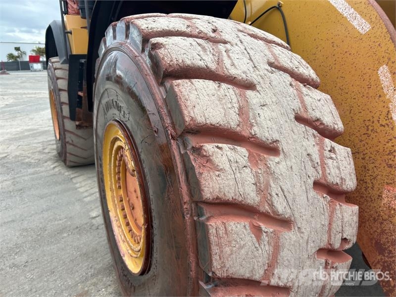 CAT 980M Iekrāvēji uz riteņiem