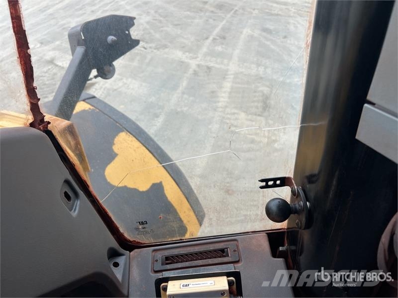 CAT 980M Iekrāvēji uz riteņiem