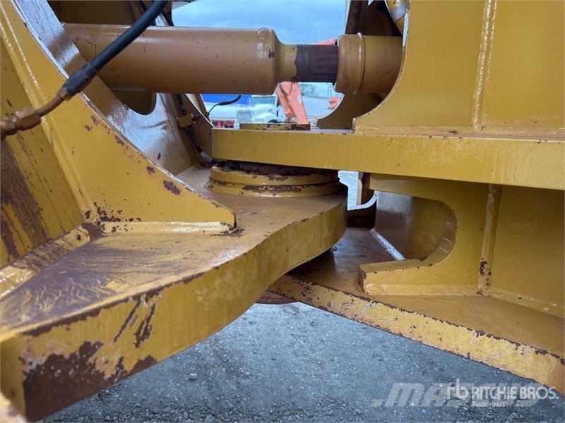 CAT 980M Iekrāvēji uz riteņiem