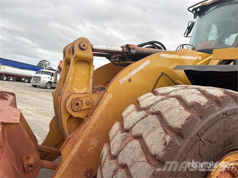 CAT 980M Iekrāvēji uz riteņiem