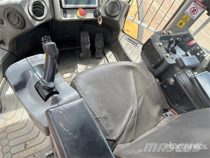 CAT 982M Wheel Loader لوادر بعجل