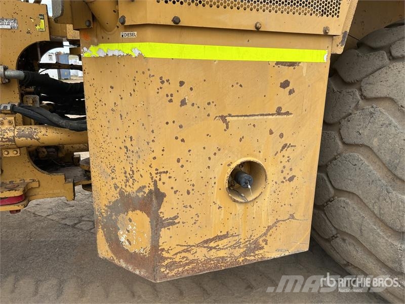 CAT 988H Rataslaadurid