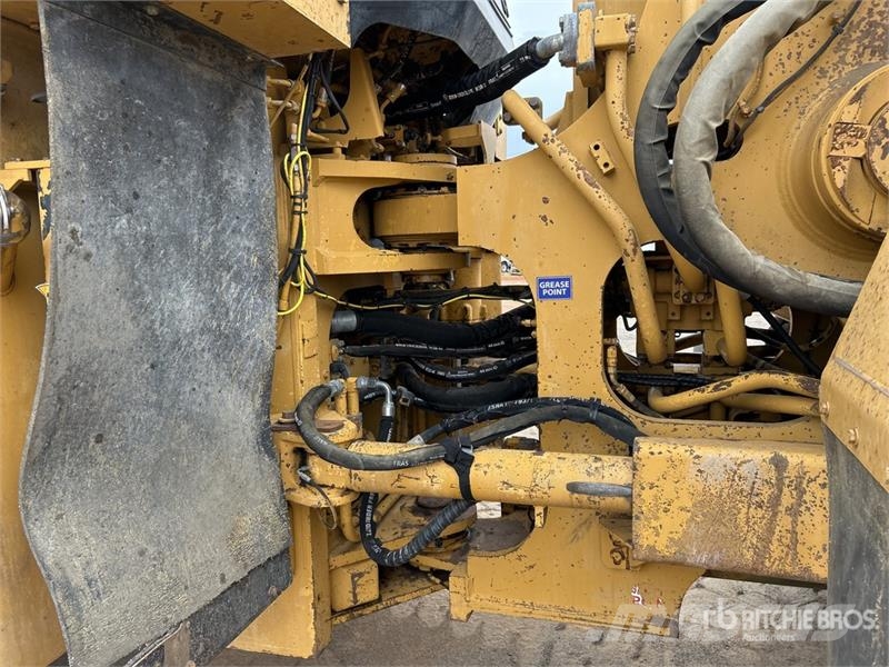 CAT 988H Rataslaadurid