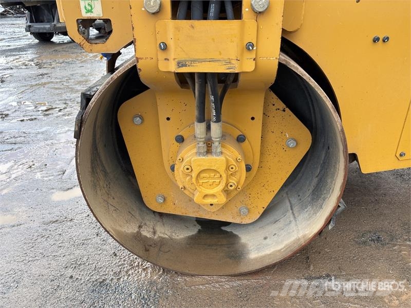 CAT CB2.7GC Double Drum Roller Tandemjyrät