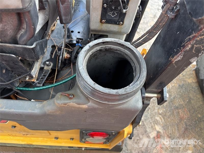 CAT CB2.7GC Double Drum Roller Tandemjyrät