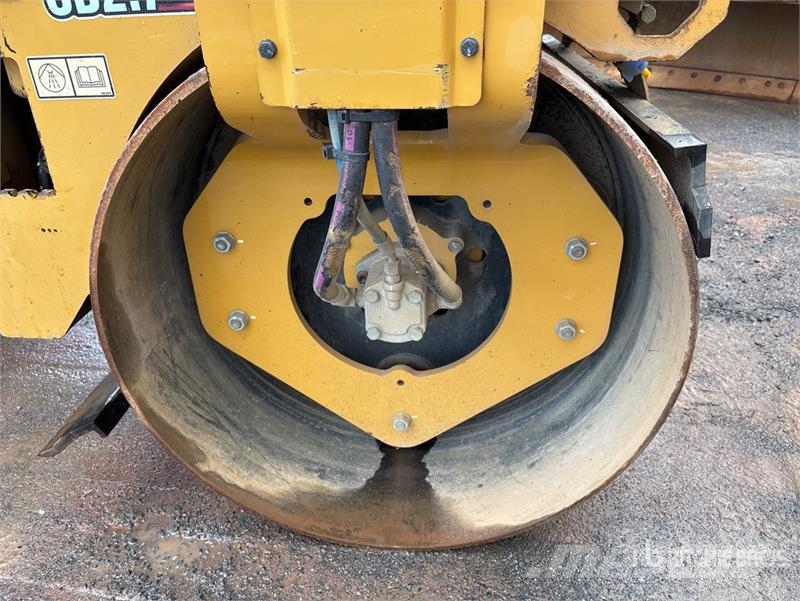 CAT CB2.7GC Double Drum Roller Tandemjyrät