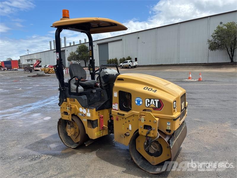CAT CB2.7GC Double Drum Roller Tandemjyrät