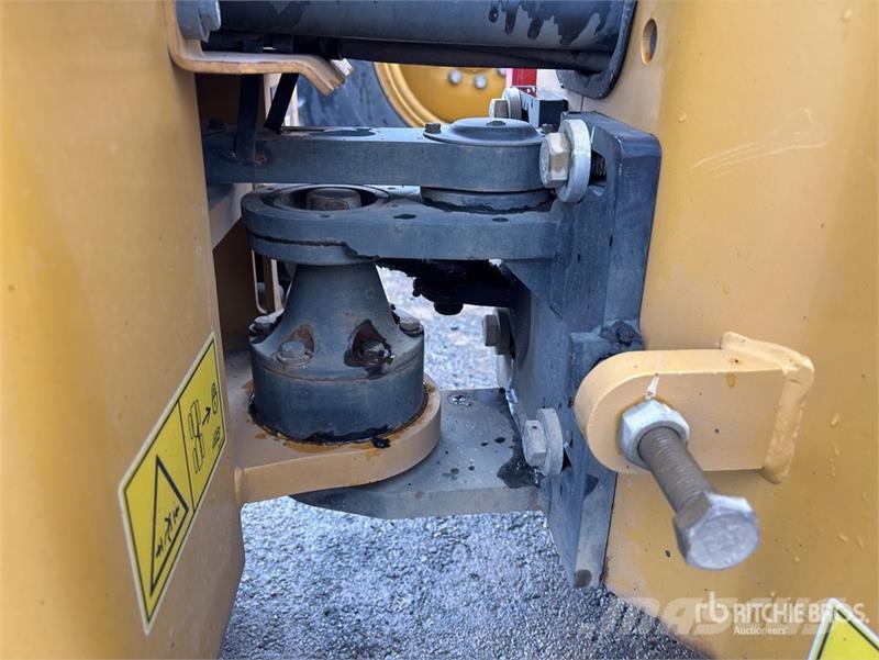 CAT CB2.7GC Double Drum Roller Tandemjyrät