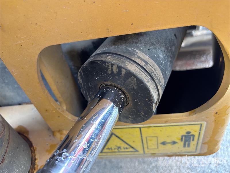 CAT CB2.7GC Double Drum Roller Tandemjyrät