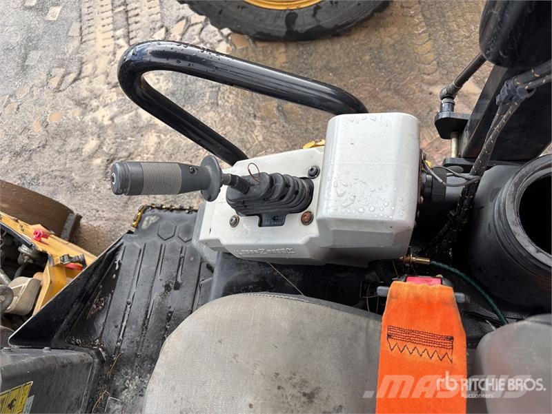 CAT CB2.7GC Double Drum Roller Tandemjyrät