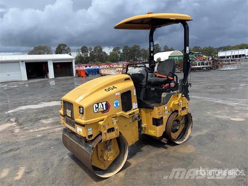 CAT CB2.7GC Double Drum Roller Tandemjyrät