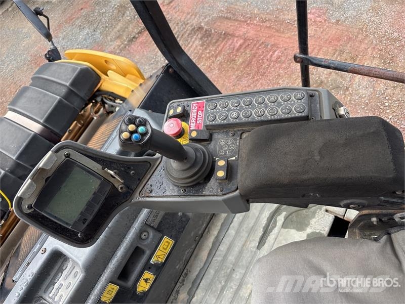 CAT CB44B Double Drum Roller Ikerdobos hengerek