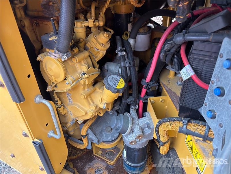 CAT CB44B Double Drum Roller Ikerdobos hengerek