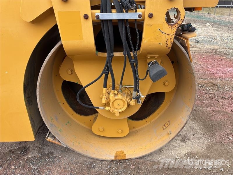 CAT CB44B Double Drum Roller Ikerdobos hengerek