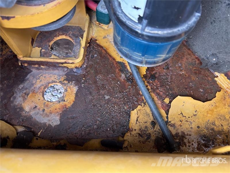 CAT CB44B Double Drum Roller Ikerdobos hengerek