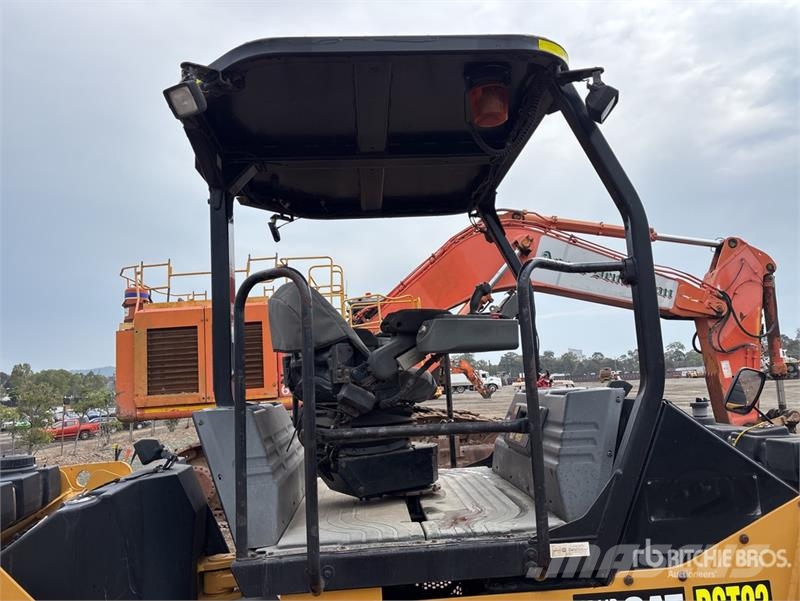 CAT CB44B Double Drum Roller Ikerdobos hengerek