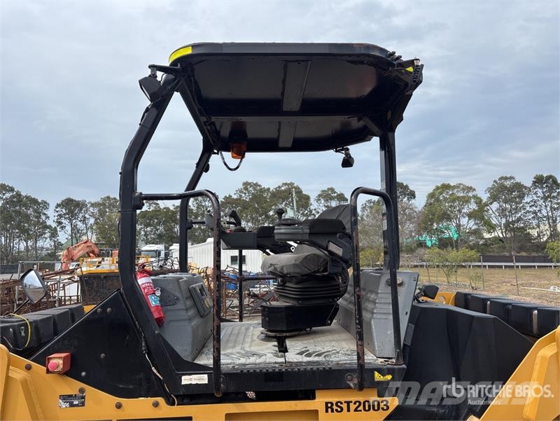 CAT CB44B Double Drum Roller Ikerdobos hengerek