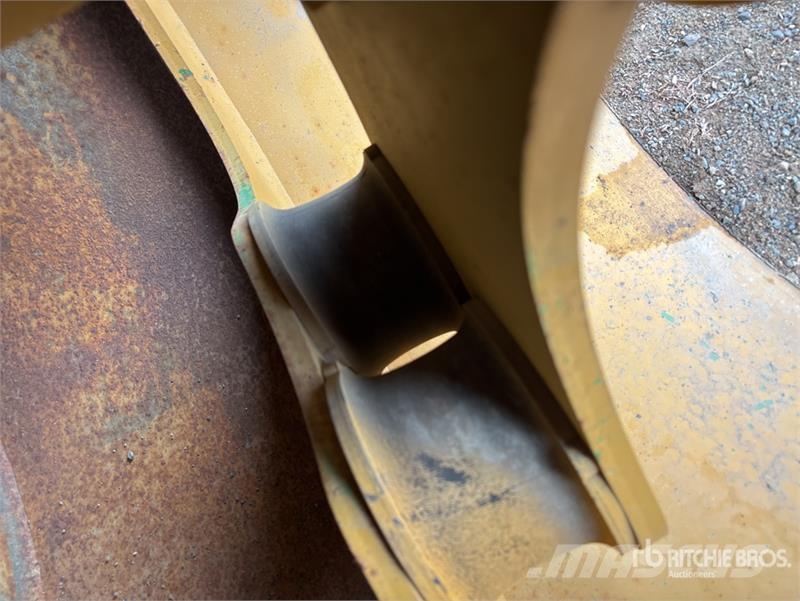 CAT CB44B Double Drum Roller Ikerdobos hengerek