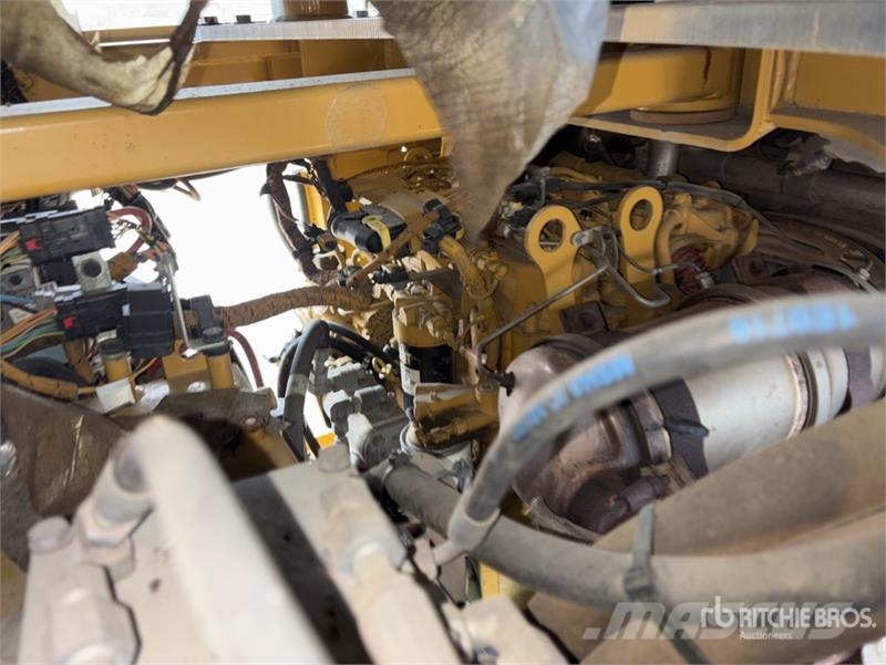 CAT CB44B Double Drum Roller Ikerdobos hengerek
