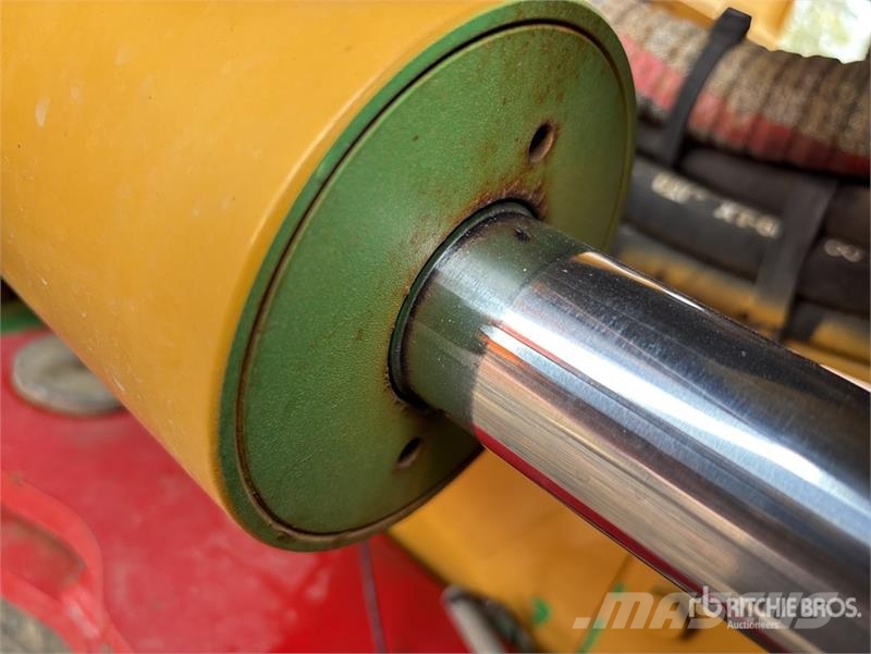 CAT CB44B Double Drum Roller Ikerdobos hengerek