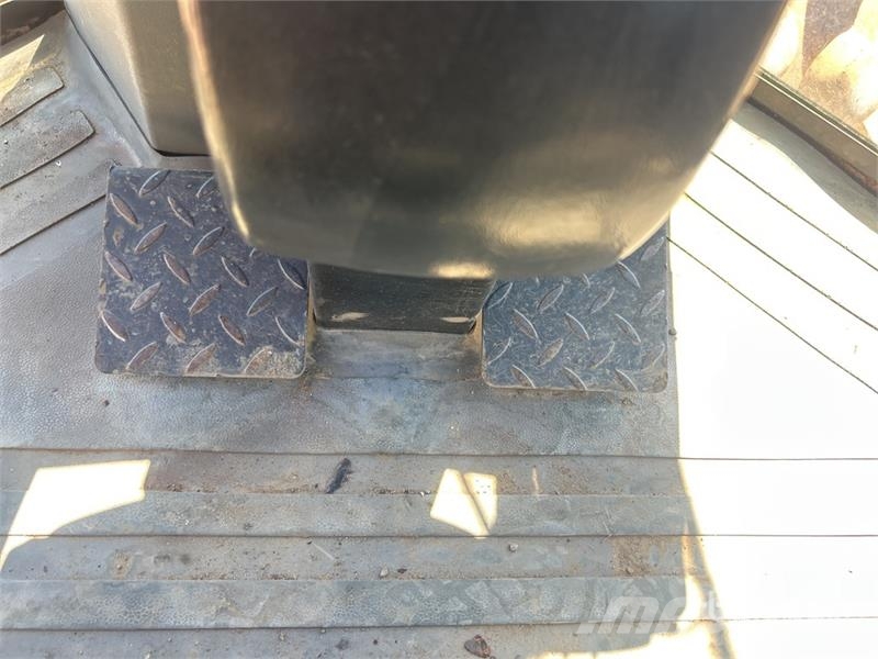 CAT CP-533E Padfoot Drum Compactor Ühe trumliga rullid