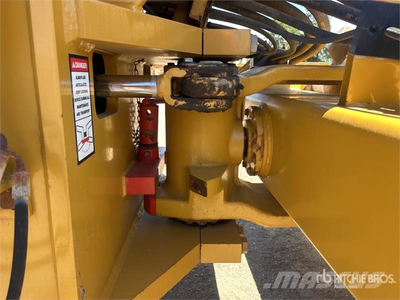 CAT CP-533E Padfoot Drum Compactor Ühe trumliga rullid