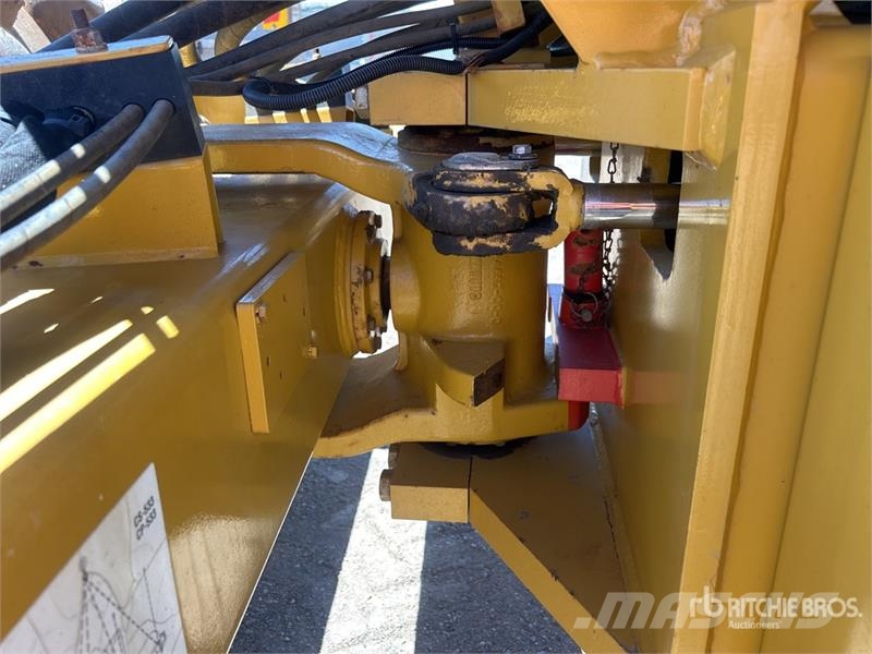 CAT CP-533E Padfoot Drum Compactor Ühe trumliga rullid