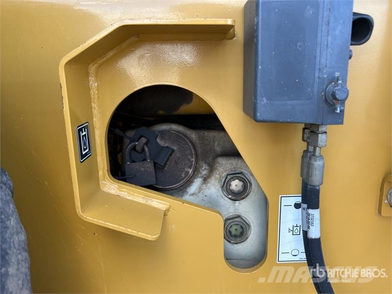 CAT CP-533E Padfoot Drum Compactor Ühe trumliga rullid