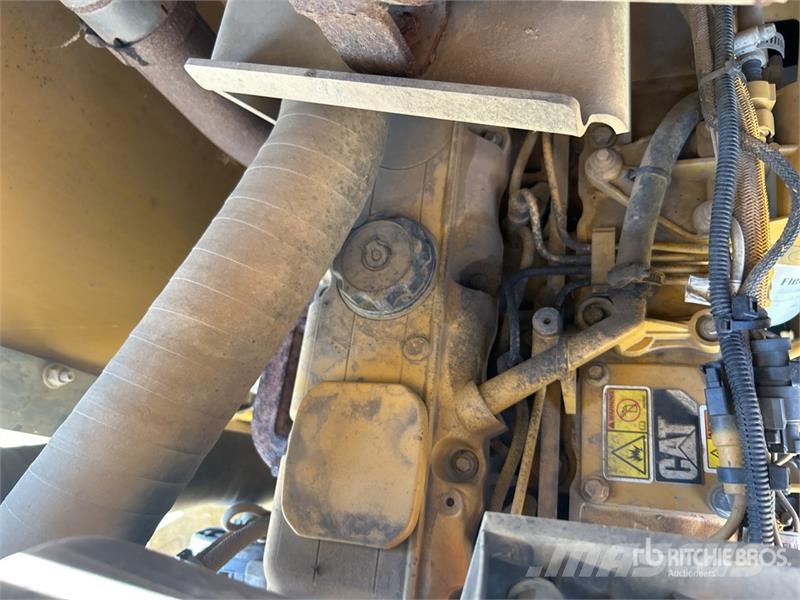 CAT CP-533E Padfoot Drum Compactor Ühe trumliga rullid