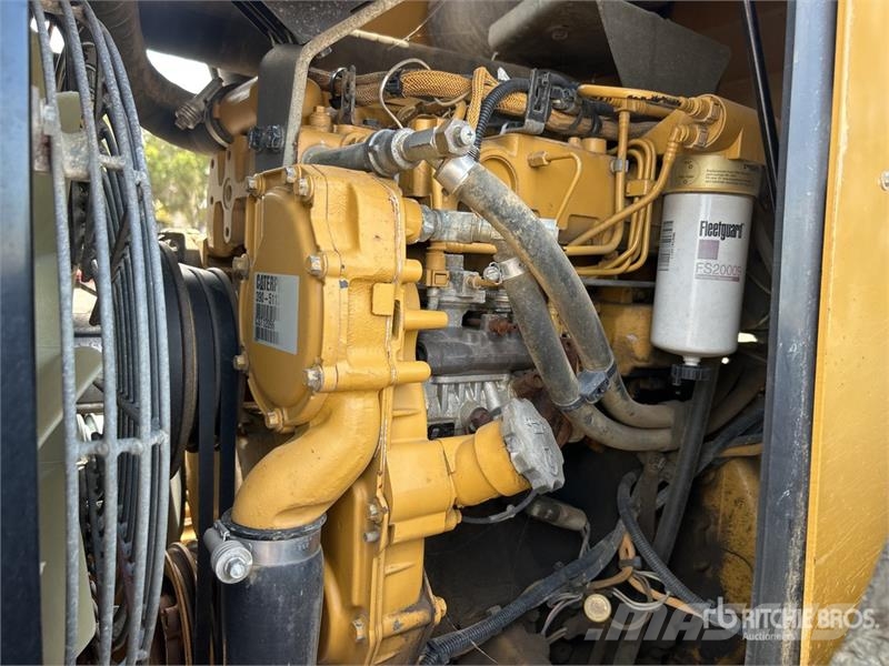 CAT CP-533E Padfoot Drum Compactor Ühe trumliga rullid