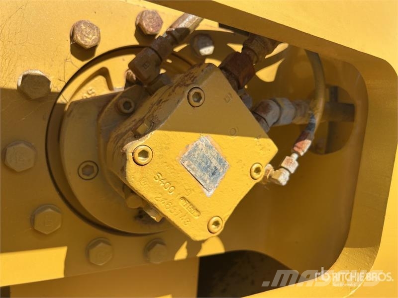CAT CP-533E Padfoot Drum Compactor Ühe trumliga rullid