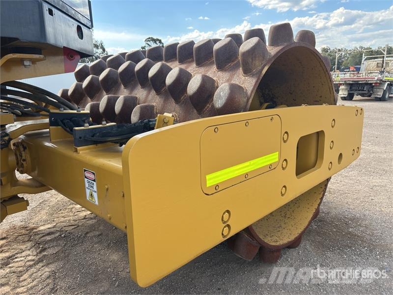 CAT CP-533E Padfoot Drum Compactor Ühe trumliga rullid