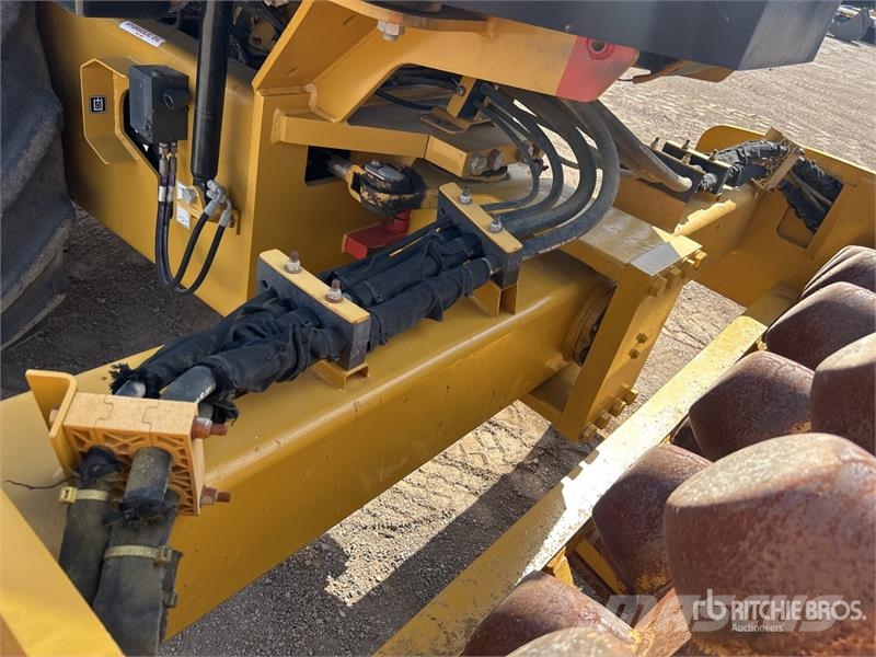 CAT CP-533E Padfoot Drum Compactor Ühe trumliga rullid