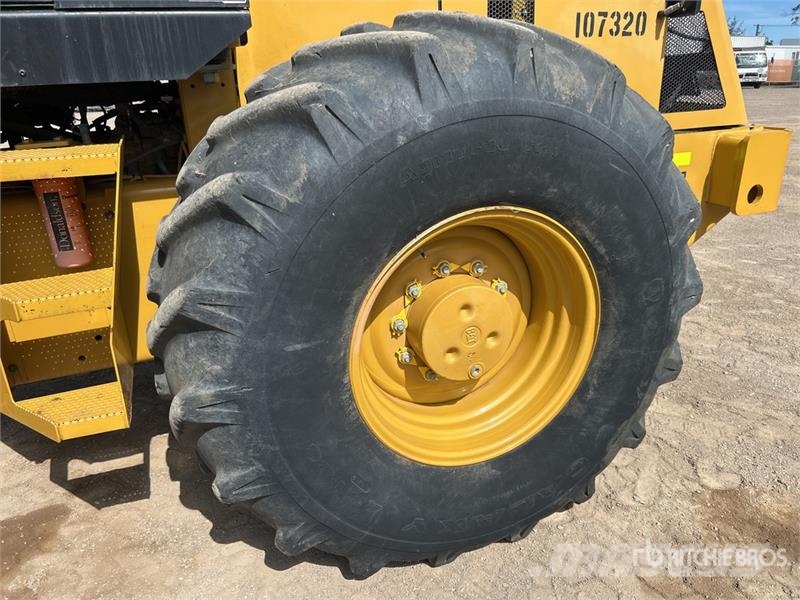 CAT CP-533E Padfoot Drum Compactor Ühe trumliga rullid