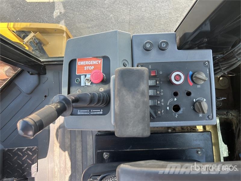 CAT CP-533E Padfoot Drum Compactor Ühe trumliga rullid